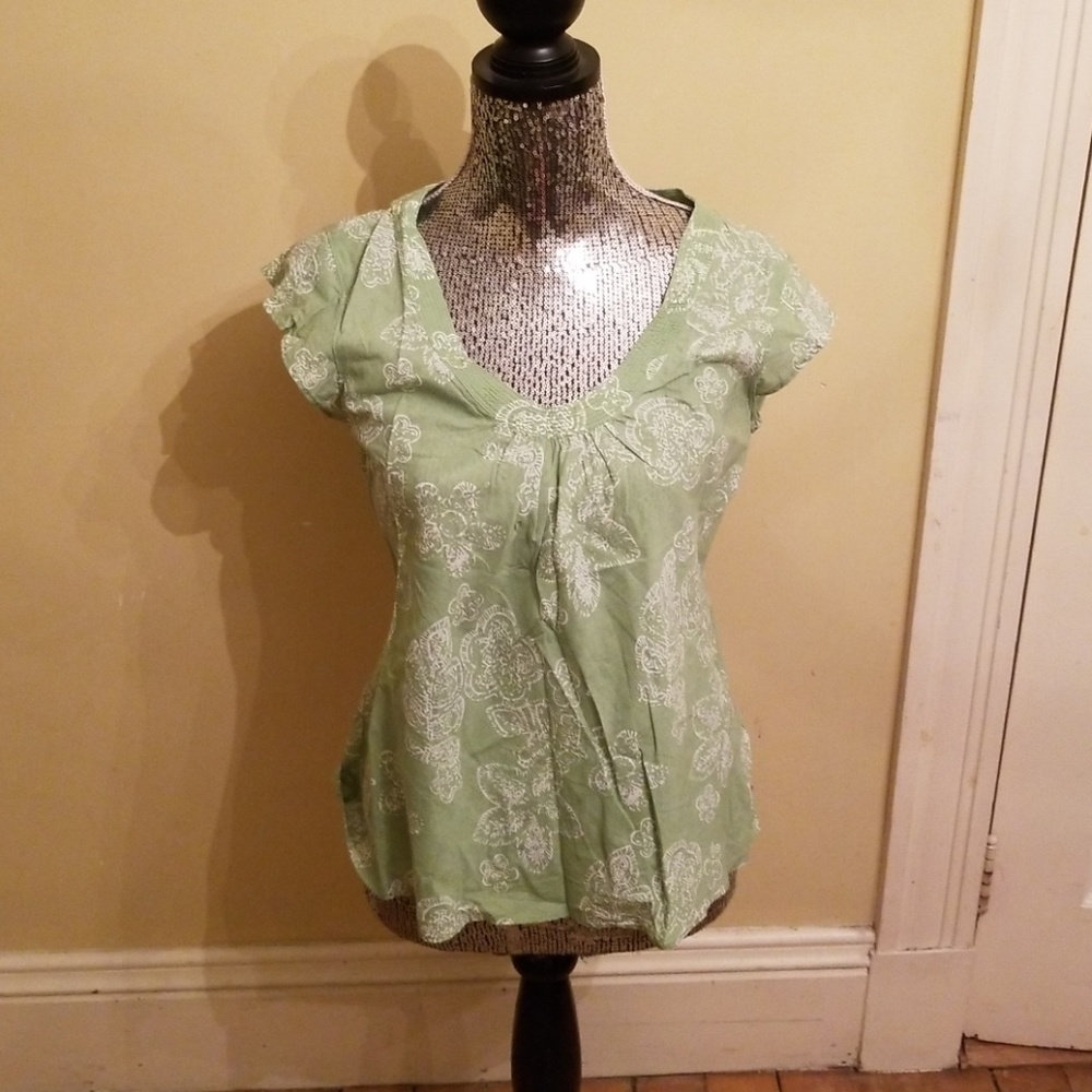 Green and white top
